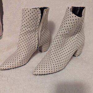 dolce vita off-white ankle boots with polka dot print, size 6